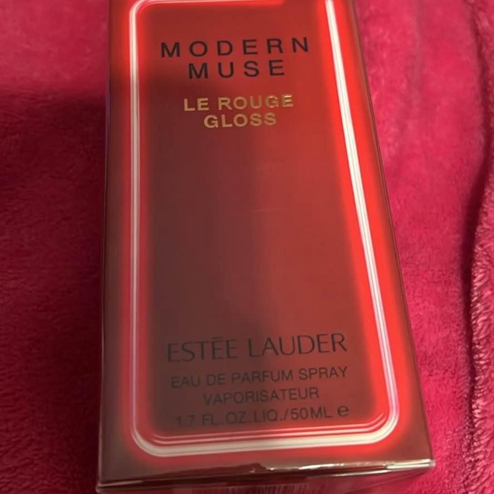 Estée Lauder Modern Muse Le Rouge Gloss unopened NIB
